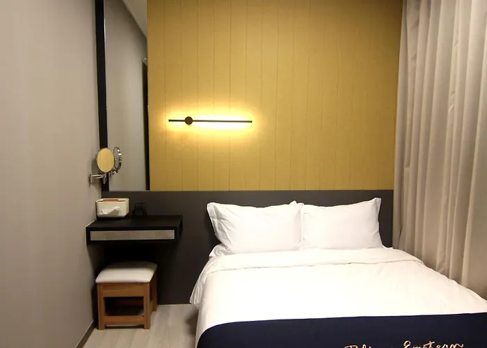 Nampo The Bayment Blingeastern Hotel